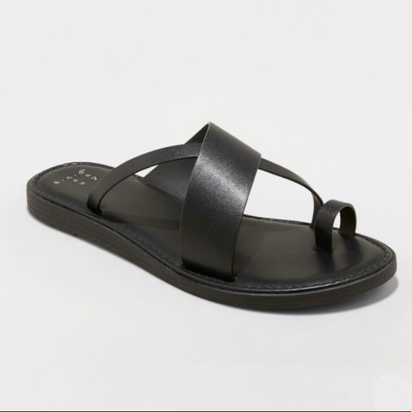 a new day Shoes - Black Faux Leather Toe Ring Style Slide Sandal NWT